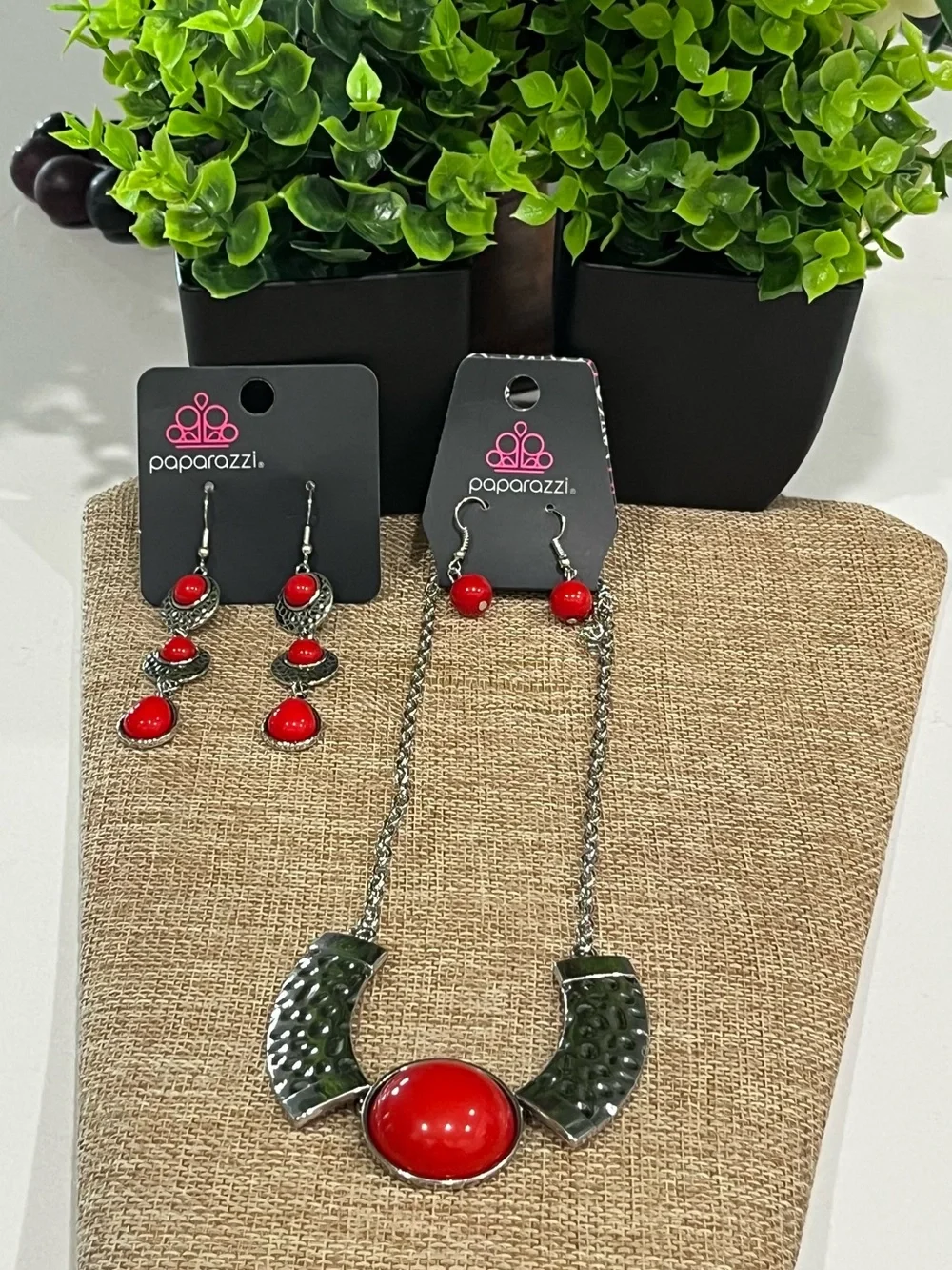 paparazzi vibrant red